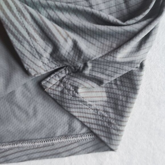 Under Armour Golf shirt men's size XL grey stripes pattern HeatGear loose fit - Picture 8 of 12